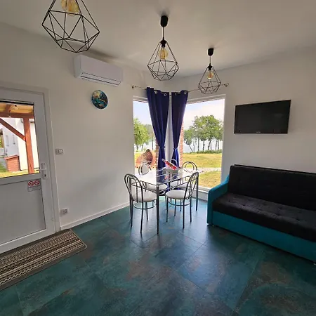 度假居 Nad Jeziorem 2 *