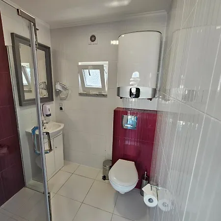 Nad Jeziorem 2 Holiday home *