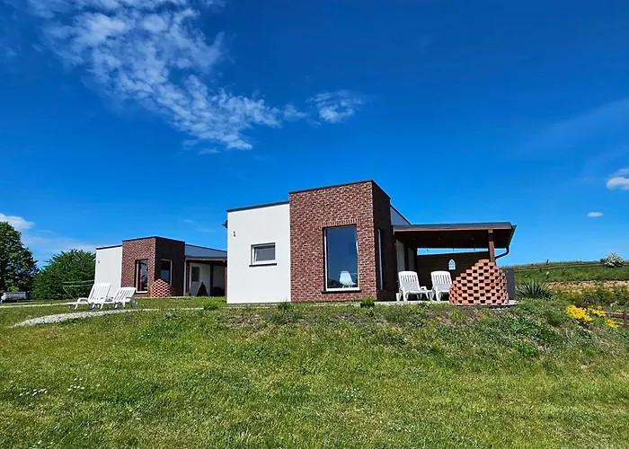 Nad Jeziorem 2 Holiday home *